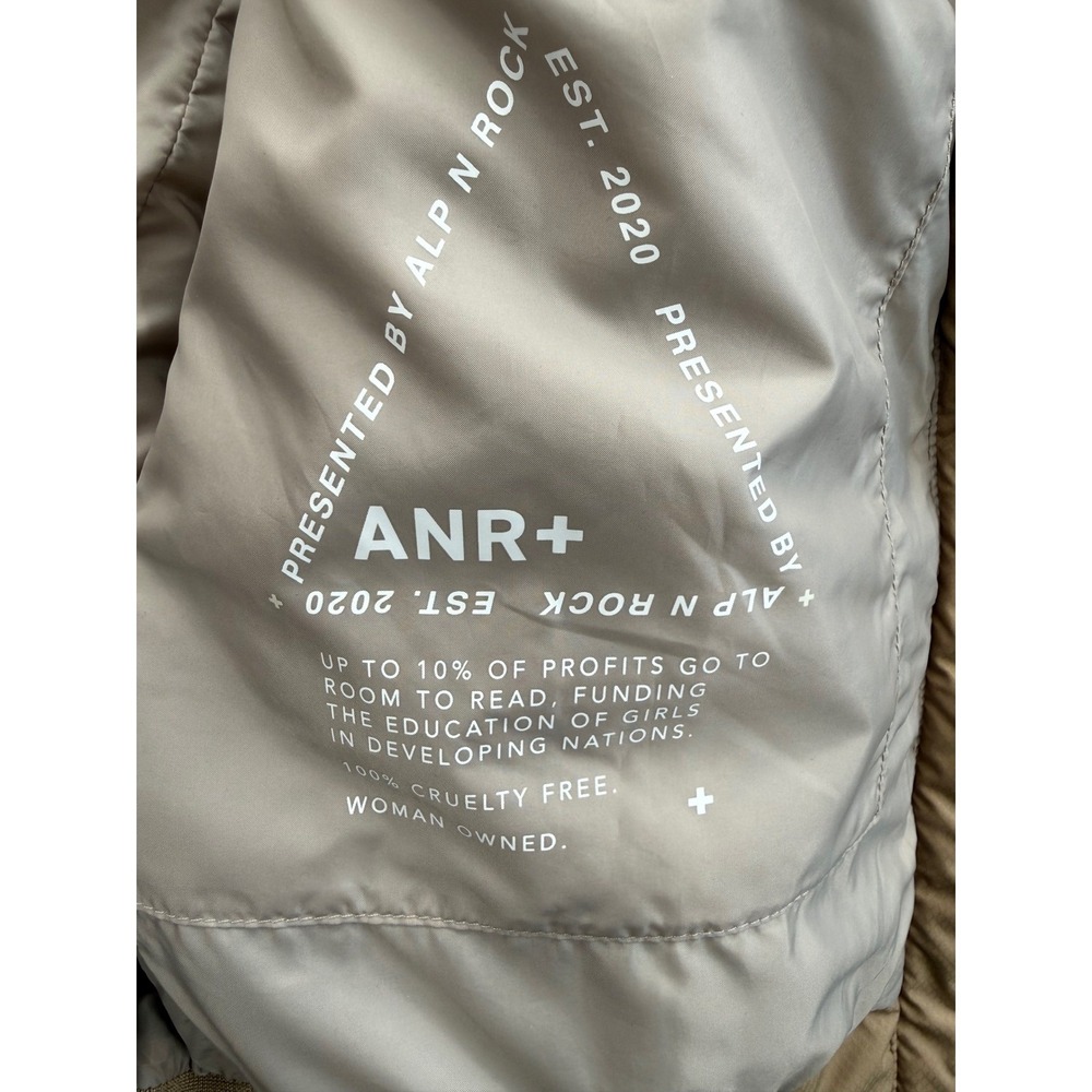 Alp N Rock Metro II Bomber Jacket Womens M Tan Quilted Primaloft Eco-Friendly - Picture 4 of 11